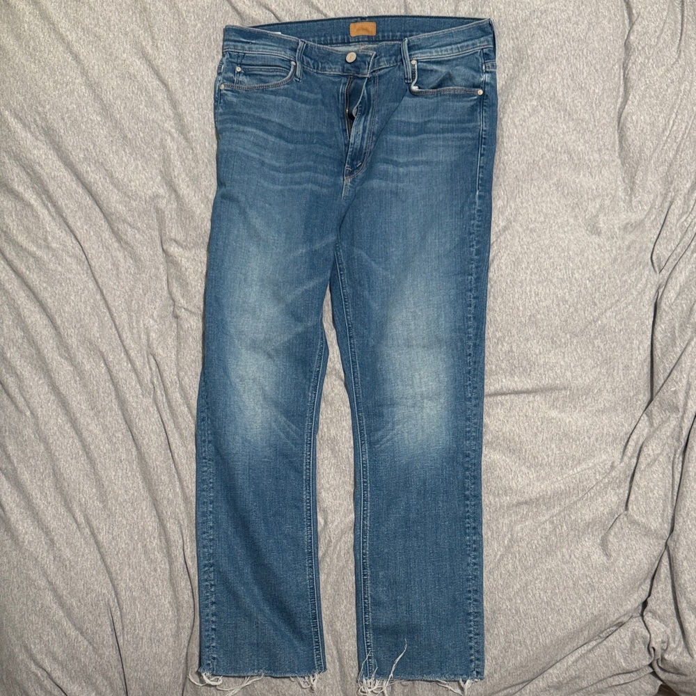 MOTHER The Mid Rise Dazzler Ankle Fray Slim Fit Jeans in Classic Blue